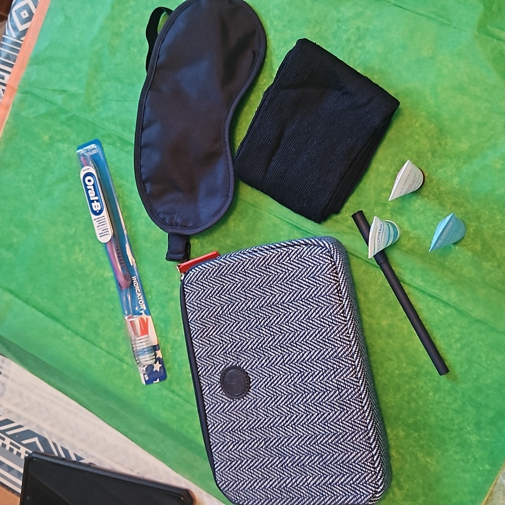 Air France bags ( for Travel) NWOT